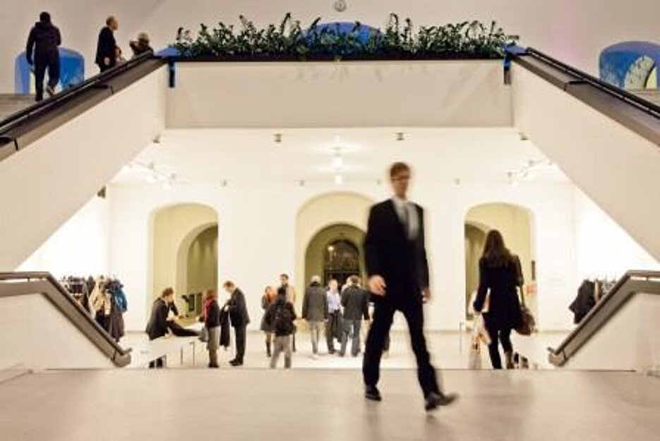 Lichthof der Wirtschaftswissenschaftlichen Fakultät der Universität Würzburg