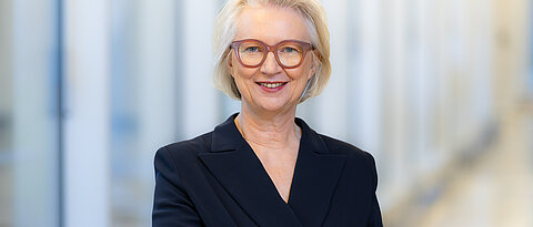 Prof. Dr. Dr. h.c. Monika Schnitzer, Vorsitzende des Sachverständigenrates zur Begutachtung der gesamtwirtschaftlichen Entwicklung ------------------------------------------------
[ © (c) Uwe Völkner / bundesfoto                       
                       
Bundesfoto GbR
www.bundesfoto.de

redaktion@bundesfoto.de             
Mobil:   0171 - 5483 127 
Tel:         030 -  5771 0932           
Kurfürstendamm 15
10719 Berlin