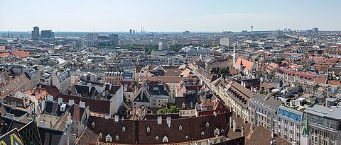 Blick vom Südturm des Stephansdoms über Wien