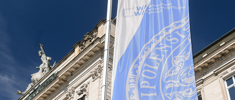 Die Wirtschaftswissenschaftlichen Fakultät ist in der Universität am Sanderring zuhause.