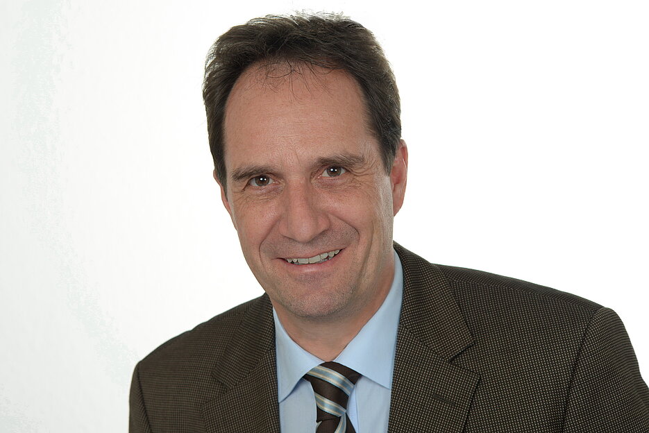 Prof. Dr. Michael Pflüger, Lehrstuhl für VWL - Internationale Ökonomik